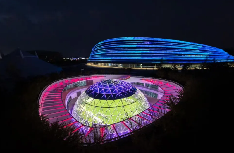 全球首个，正式启用！BG大游LED炫彩点亮“熊猫眼”